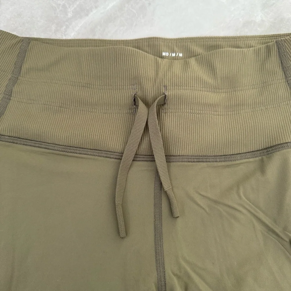 Women’s Under Armour Fitted Workout Athletic Leggings Drawstring Pockets Medium